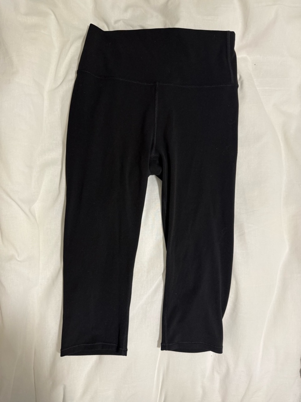 Vuori Black Capris | Small | NWOT